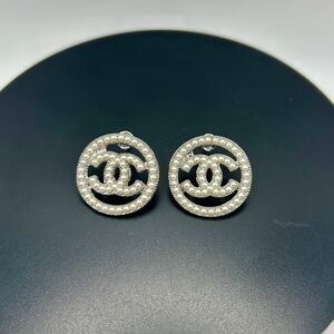 Designer Inspired-Pearl & Silver Earrings